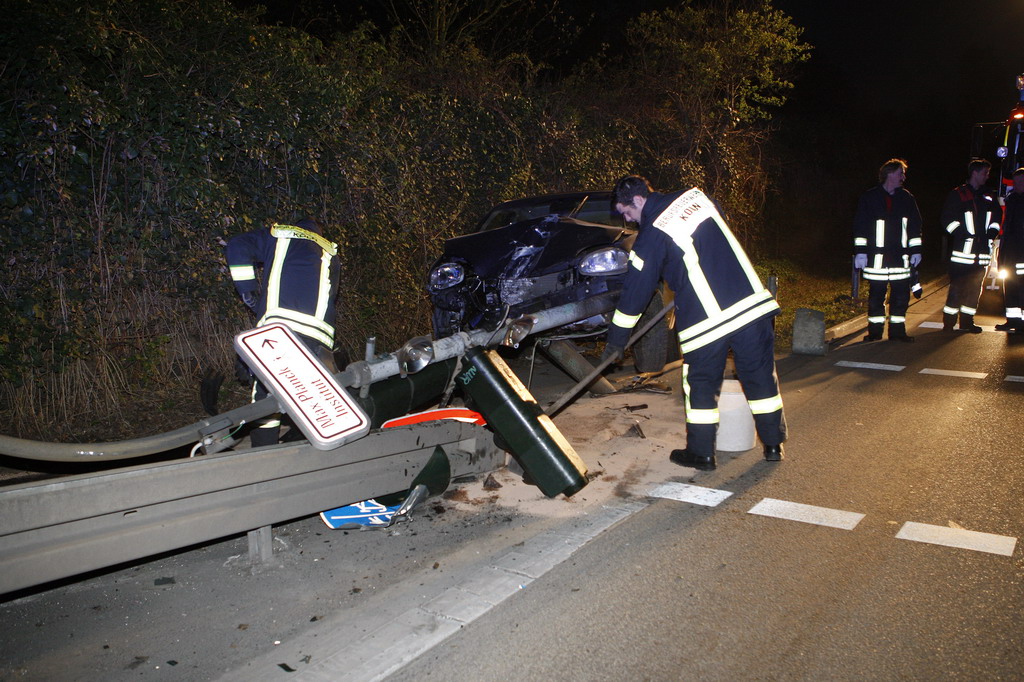 VU Koeln Militaerringstr nach VU zu Fuss gefluechtet P01.jpg